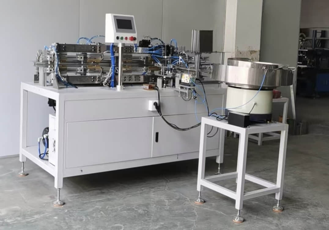 Automatic Spout Cap Inserter Sealing Machine for Plastics Stand up Packages Cap Sealing