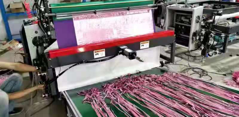 Automatic Eco-friendly Tinsel Metallic Fringe Foil Curtain Making Machine for Party Backdrop Curtain