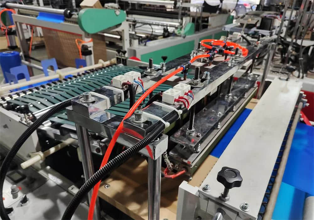 PE Disposable Plastic Boot Cover Making Machine 38-45 Size Waterproof