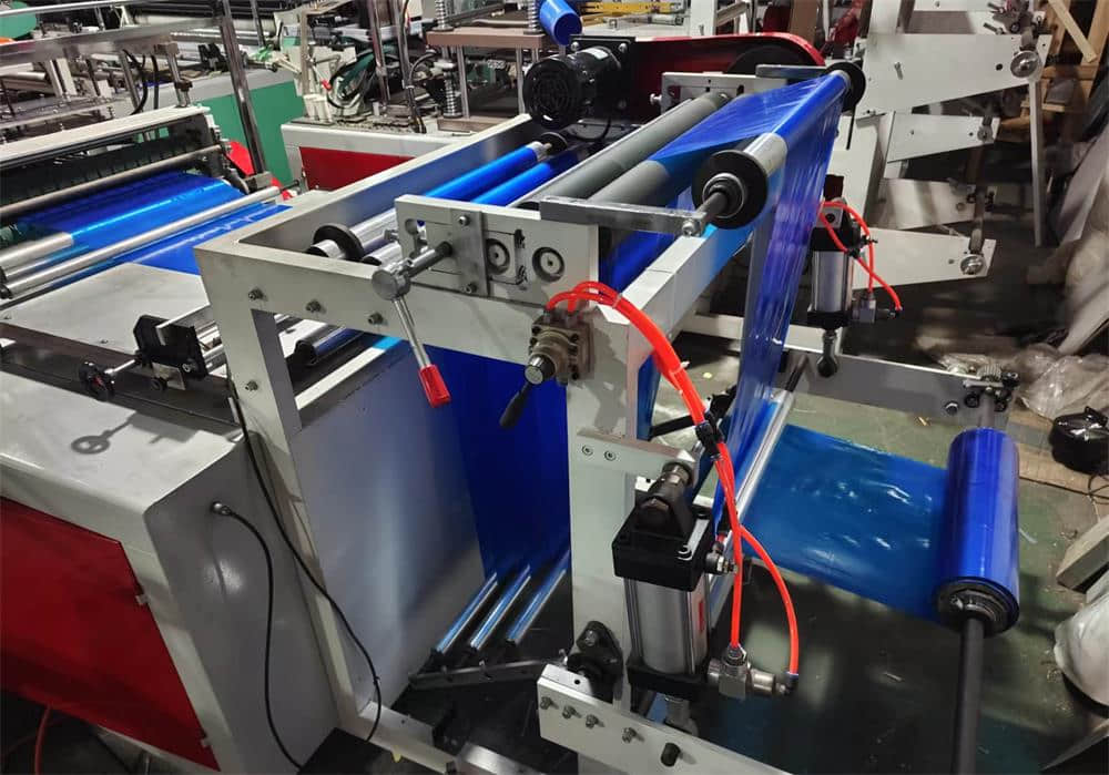 PE Disposable Plastic Boot Cover Making Machine 38-45 Size Waterproof