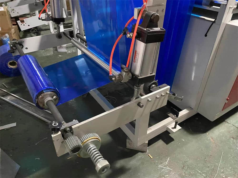 PE Disposable Plastic Boot Cover Making Machine 38-45 Size Waterproof