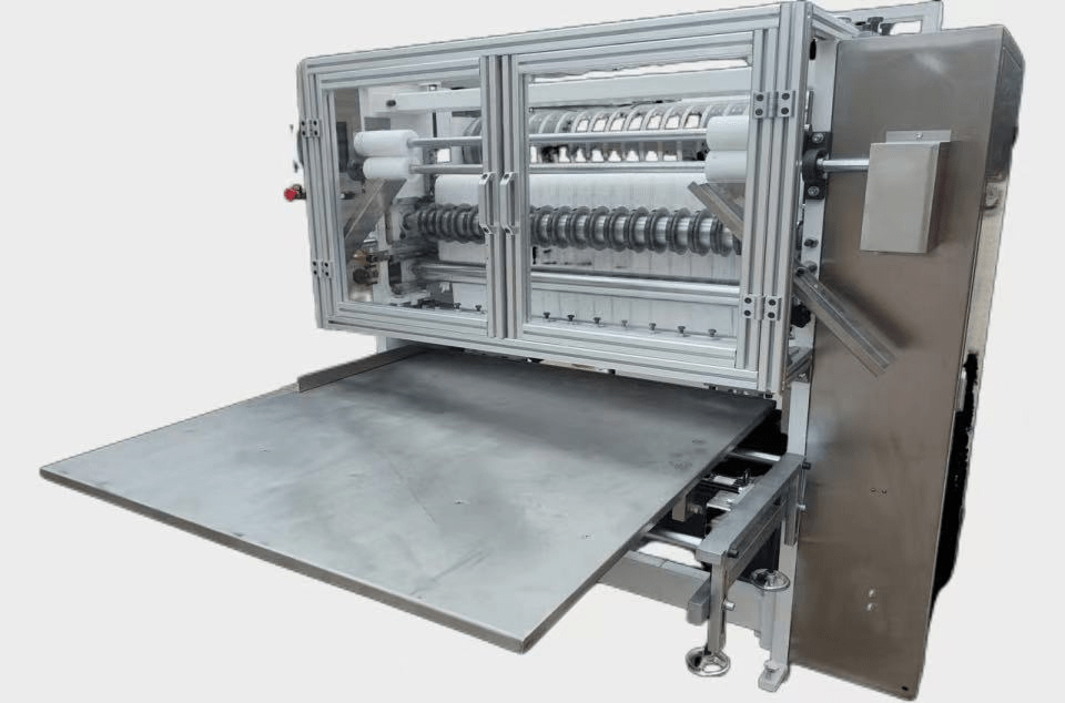 Automatic Square Medical Cotton Cosmetic Pads Machine Makeup Remover Cutting Forming Machine Automatic Square Medical Cotton Cosmetic Pads Machine Makeup Remover Cutting Forming Machine