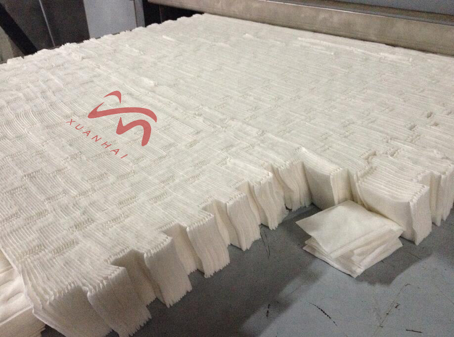 Automatic Square Medical Cotton Cosmetic Pads Machine Makeup Remover Cutting Forming Machine Automatic Square Medical Cotton Cosmetic Pads Machine Makeup Remover Cutting Forming Machine